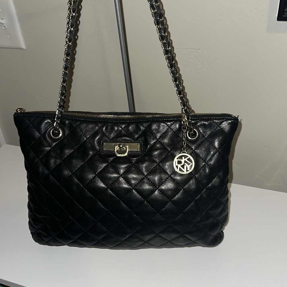 EUC Dkny Quilted Lambskin Leather Tote Purse GUC - Picture 2 of 8